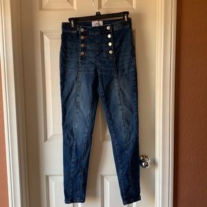 A2 Jeans High Waist Women / Junior Jeans with 8 buttons in the front. Size 7